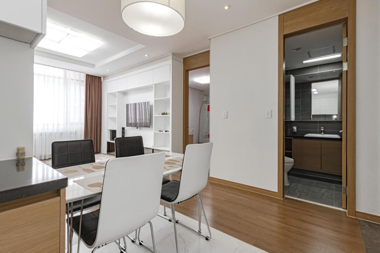 Highvill Park Apart Apartment Астана Екстериор снимка